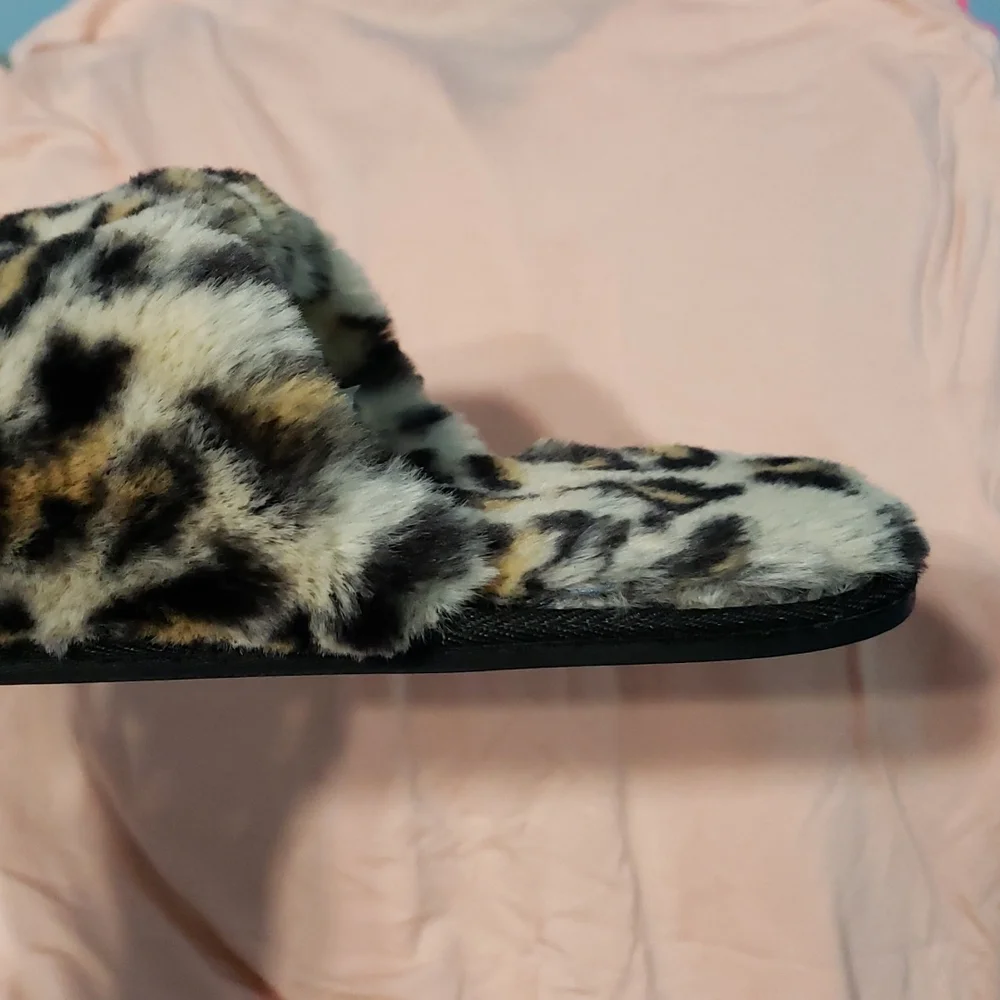 Leopard Print Slippers - Picture 6 of 8